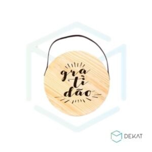 Placa de Madeira p/ Parede com Alça em Couro “Gratidão”- 20x14cm